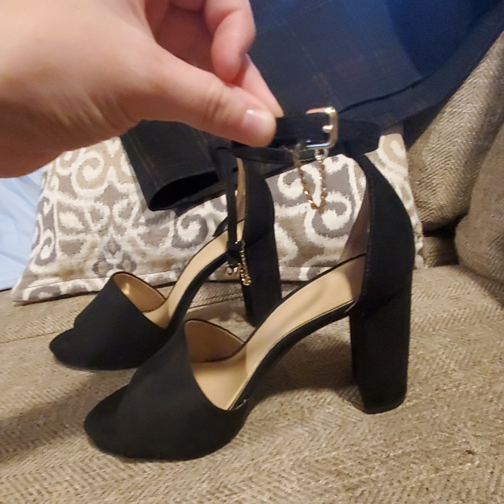 H&M Heels - Picture 2 of 4
